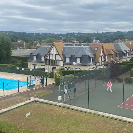 Picsine, Tennis Résidence Sévigné 300m