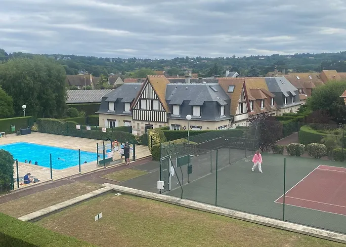 Picsine, Tennis Sevigne 300m