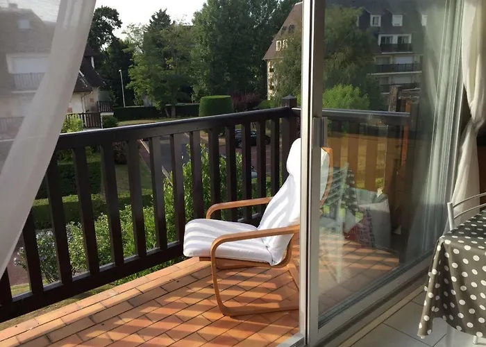 Apartment Picsine, Tennis Sevigne 300m *