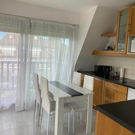 Picsine, Tennis Sevigne 300m