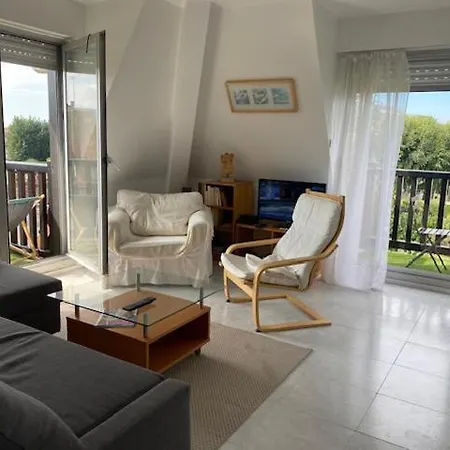 Picsine, Tennis Sevigne 300m Lägenhet